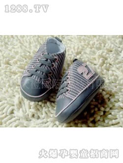 ����ɫӤ����Ь