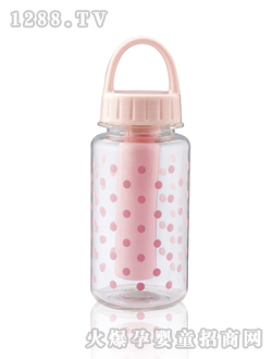 ���Ƿ�ɫ���͸����ͯˮ��