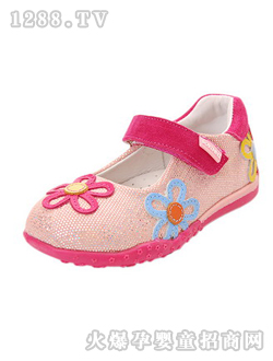 �����ʱ�з�ɫͯЬ