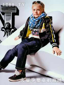 米奇儿黑色童装