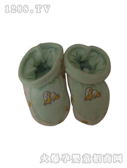 һ���װ�ɫѧ��Ь