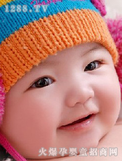 安琪尔纯真笑脸