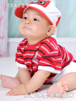 安琪尔调皮的宝宝