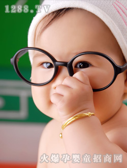 安琪尔滑稽眼镜宝宝