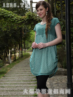 �ϱ�������ɫyunf����