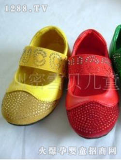 ��ѩ�϶��＾��Ů��ƤЬ