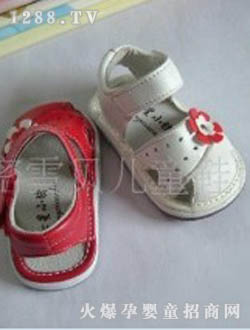 ��ѩ�϶�ѧ����ƤЬ����С��