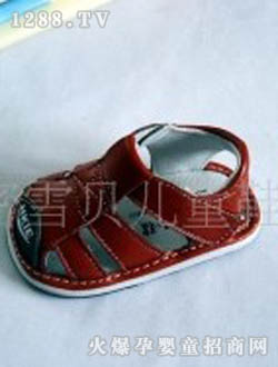 ��ѩ�϶���ɫѧ����Ь