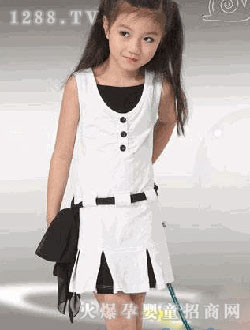 ��ϲ��ɫȹװ