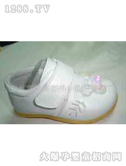 С���а�ɫ��Ь