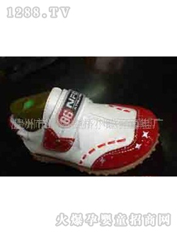 С���а�ɫyinge��Ь