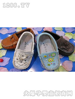 ������ͯЬ������������Ь