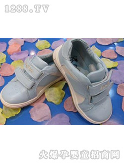 ������ͯЬУ԰����ǳ��ɫ