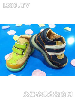 ������ͯЬУ԰������ɫ��ɫ