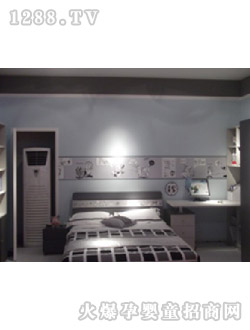 ��������ͯ�Ҿ���װ�Һ�ɫ����