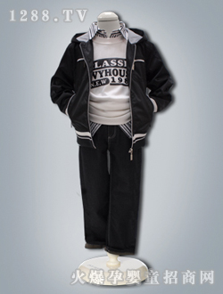 �����ٺ�ɫ�˶���װ