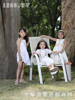 ����ͯ��ɫ����ȹ