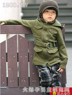开心宝贝军绿色外套