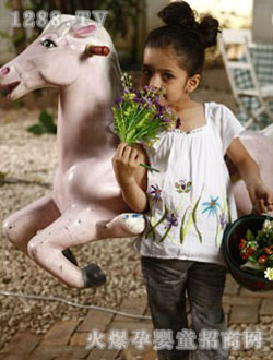 �����������а�ɫŮͯ��װ