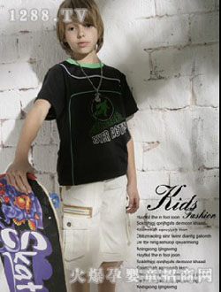 ���²��˺�ɫ����