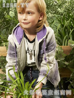 ���²��˻�ɫͯװ