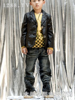 ���²��˺�ɫ��ͯ��װ