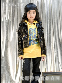 ���²��˺�ɫŮͯ����