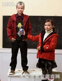 ���²��˺�ɫʱ�ж�װ