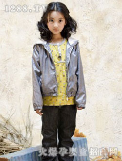 ���²�������ɫ����