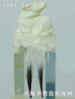 爱可胎毛仿象牙水晶章