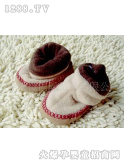 �װ�ɫӤ��Ь