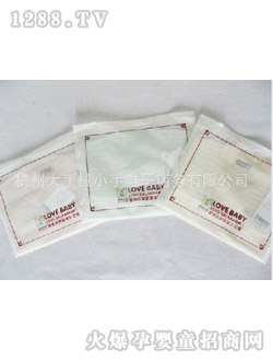 哆啦小贝婴儿V领衫