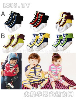 哆啦小贝绑带鞋袜