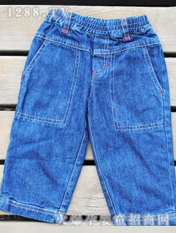 ��ͯ�ɽ��в�˫��ţ�п�