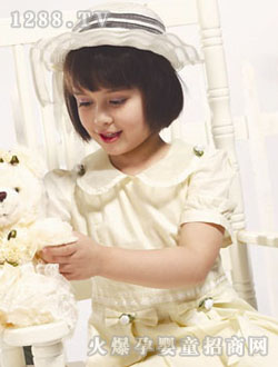 ����6+1��ɫ��ȹ