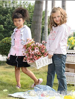 ����6+1Ůͯ��װ