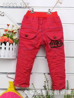 ˹ŵ�ݺ�ɫ����Ůͯ��