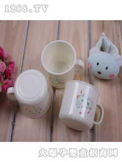 贝恩宝儿童水杯