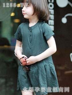 ��������ɫ����ȹ