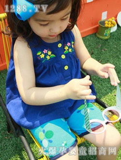 ��������ɫŮͯ��װ