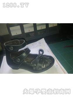 ������ͯ��ɫ˫��ͯЬ