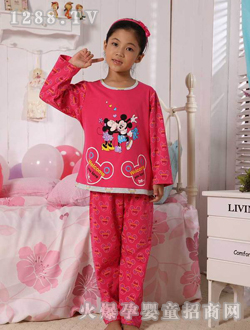 ��¶���Һ�ɫŮͯ˯��