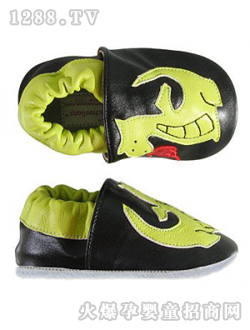 ��ɫС����ѧ��Ь