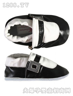 ��ɫ��ʿ��Ƥѧ��Ь