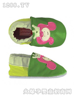 ��ɫ��Ƥѧ��Ь