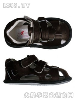 ҵ��ħ������ɫ��Ь��