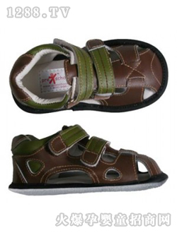 ҵ��ħ��������ɫ��Ь��