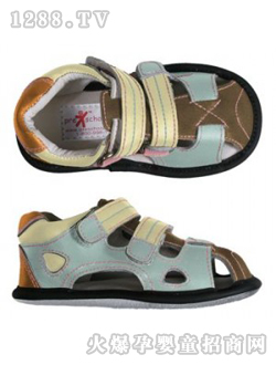 ҵ��ħ������ɫ��Ь