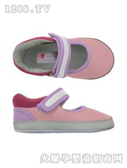 ҵ��ħ��ճ������Ь��ɫ