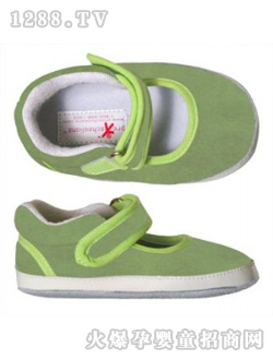 ҵ��ħ��ճ������Ь��ɫ